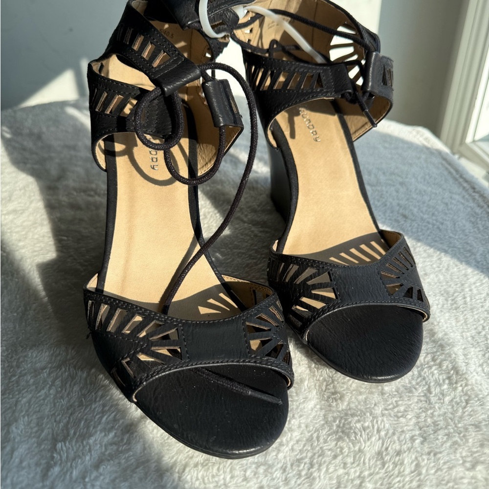 Elegant Black Cutout Wedge Sandals